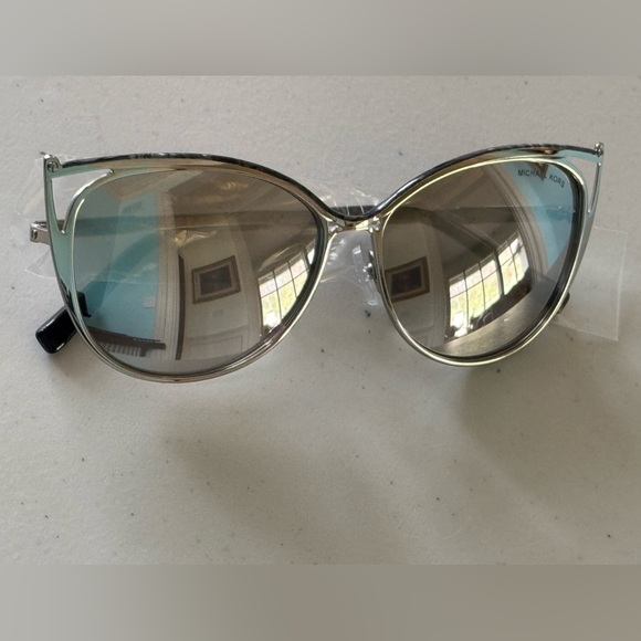 NEW Michael Kors INA MK1020 Cat Eye Sunglasses - Picture 12 of 12
